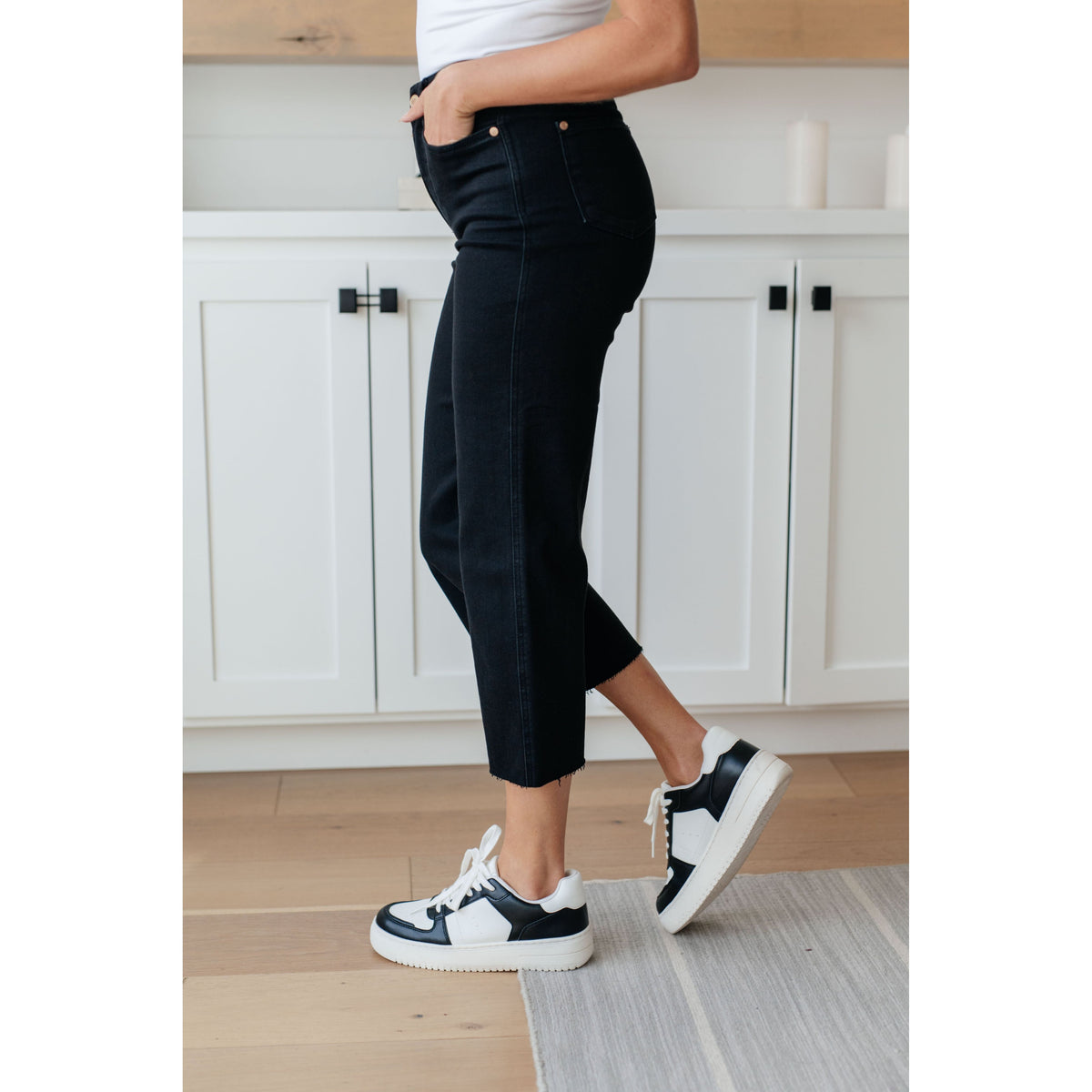 Judy Blue | Lizzy High Rise Control Top Wide Leg Crop Jeans in Black