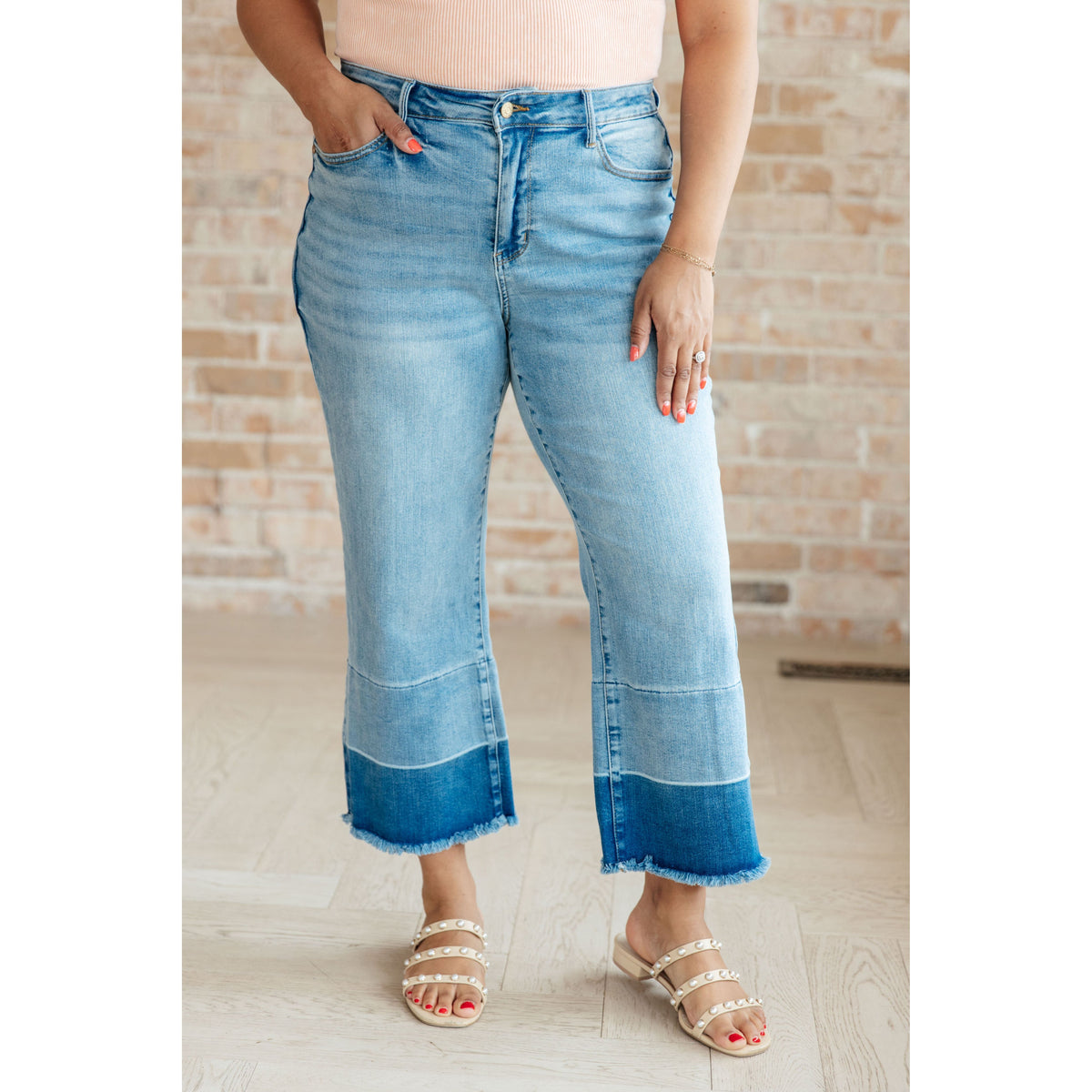 Judy Blue | Olivia High Rise Wide Leg Crop Jeans in Medium Wash