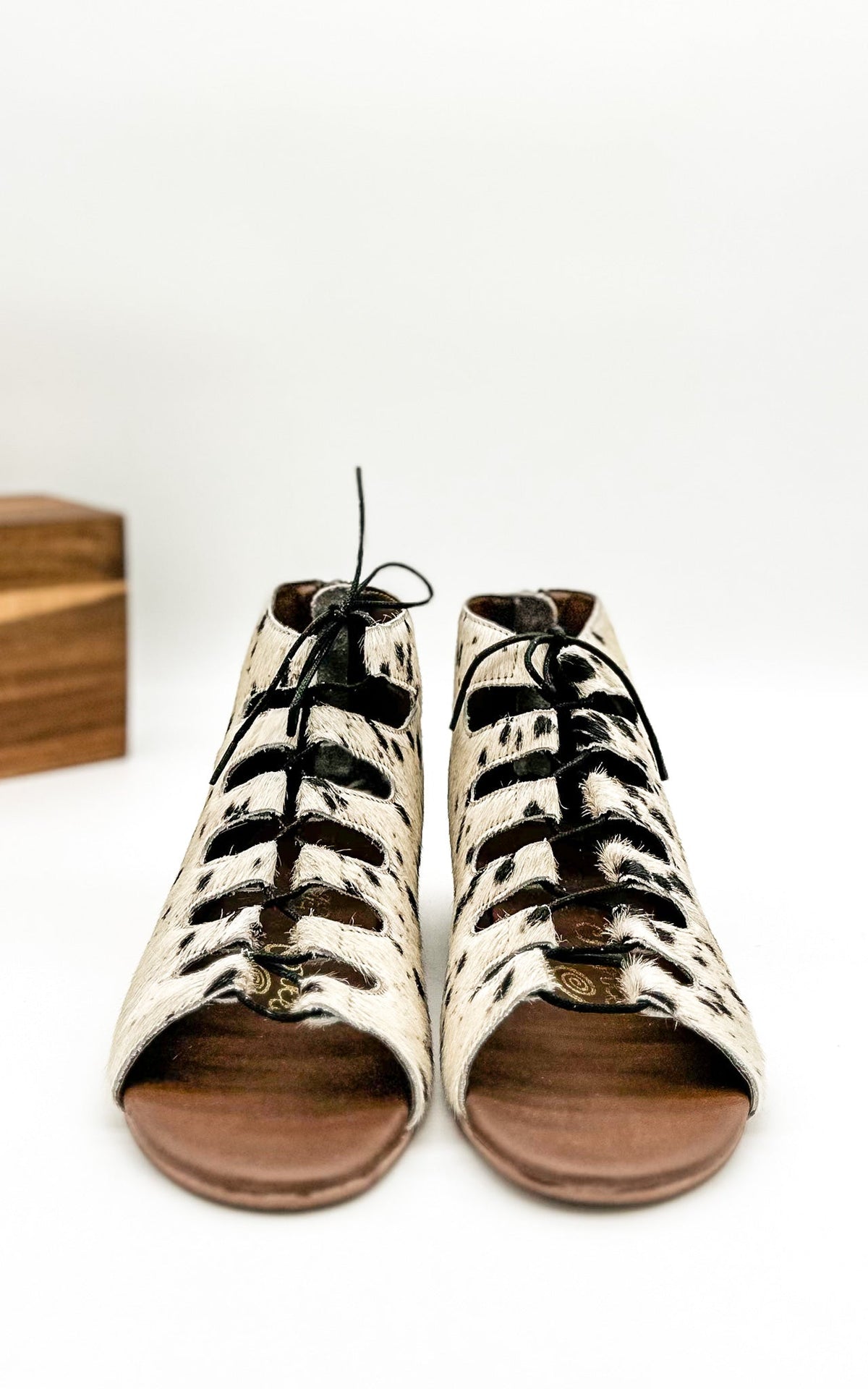 Nola Black & White Gladiator Sandals – Naughty Monkey