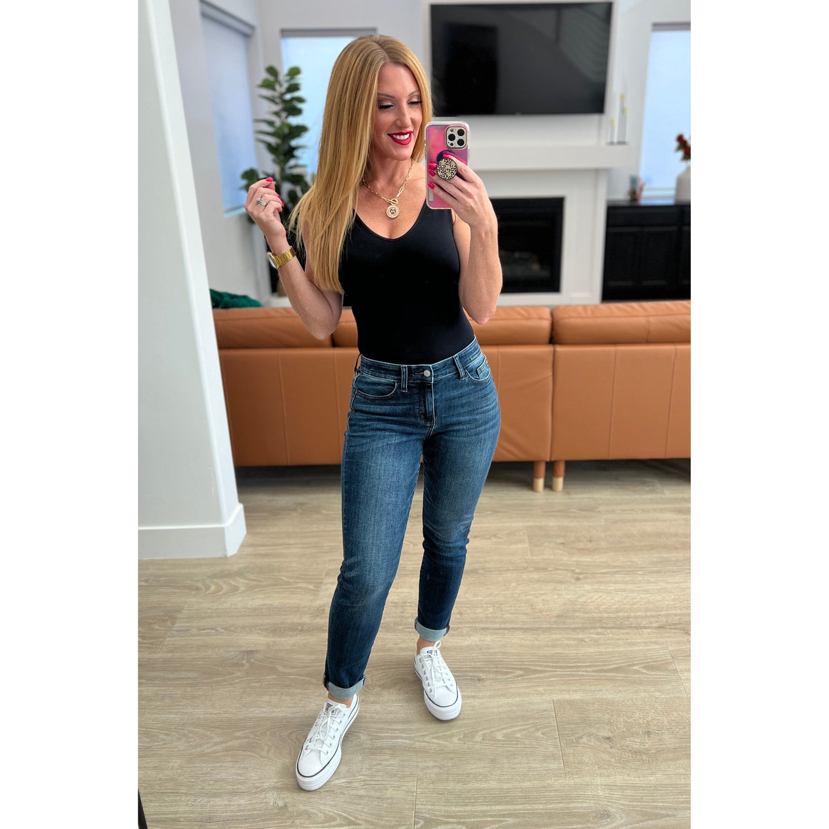 Judy Blue | Amber Mid Rise Cuffed Slim Fit Jeans
