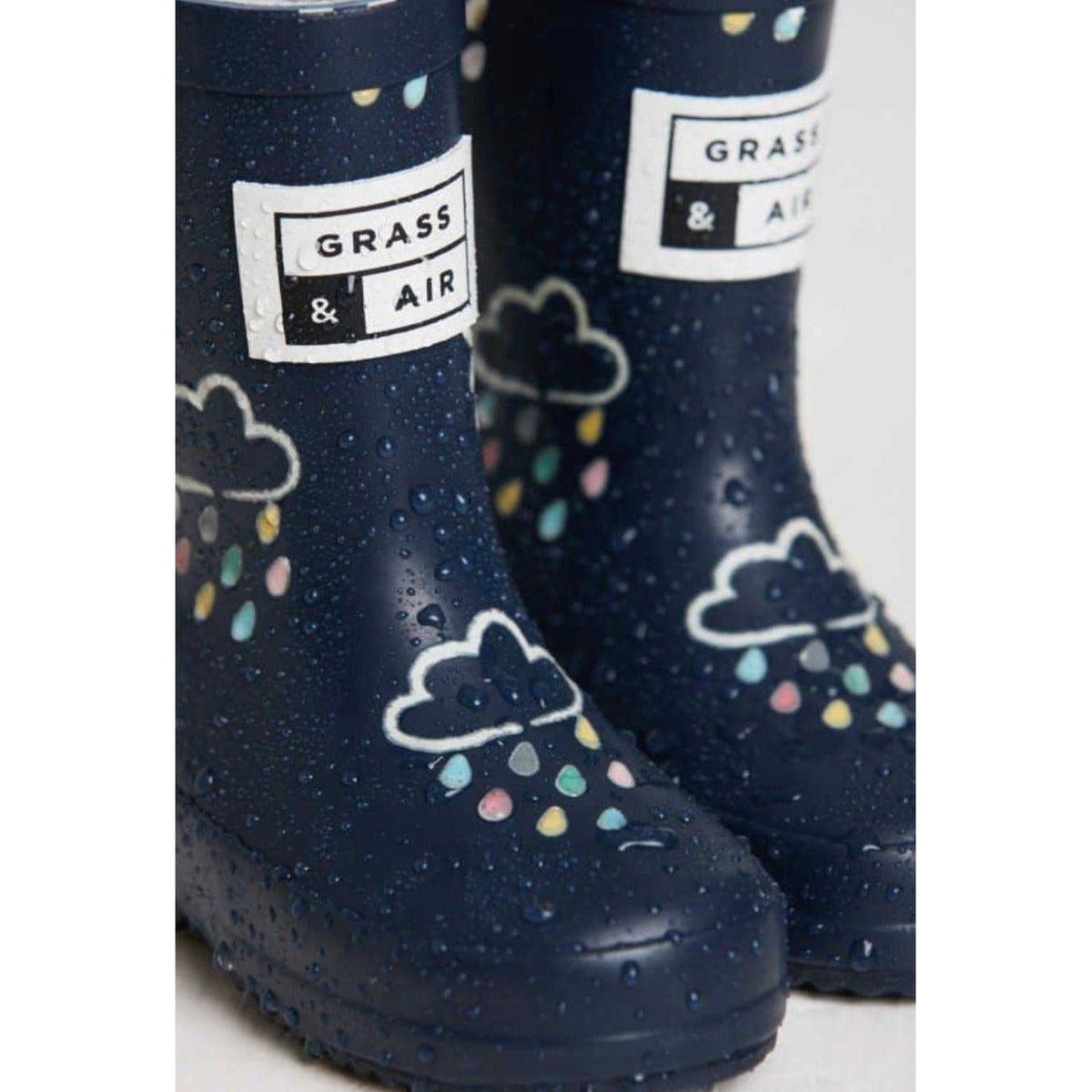 Grass & Air | Kid's Color Revealing Rainboots | Color Changing Rain Boots - becauseofadi