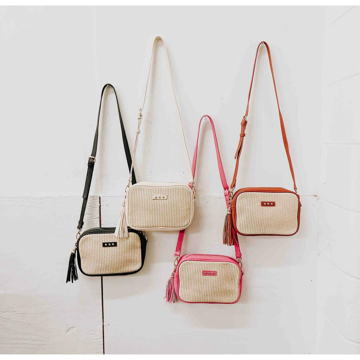 Pretty Simple | Silvia Straw Camera Bag | Women's Clutch Bag - becauseofadi